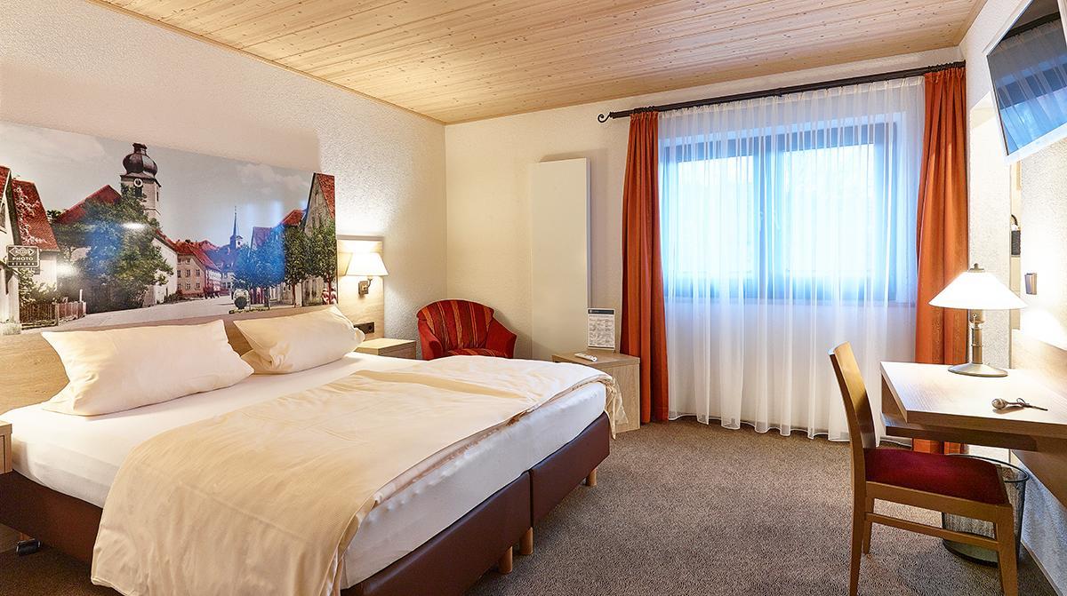 Gasthof Adler Schillingsfürst Exteriör bild